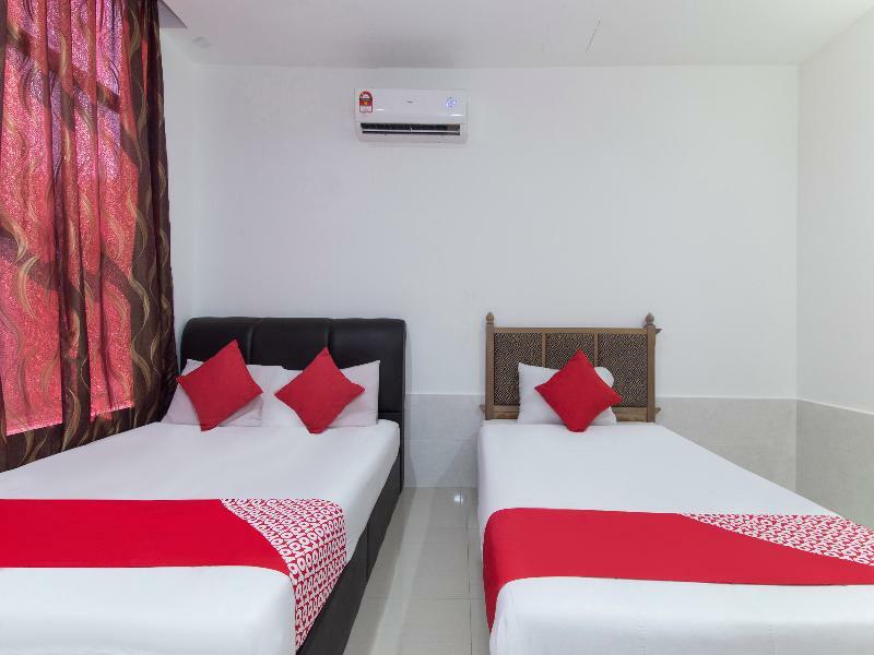 Super Oyo 414 Adiff Palace Hotel Sepang Esterno foto
